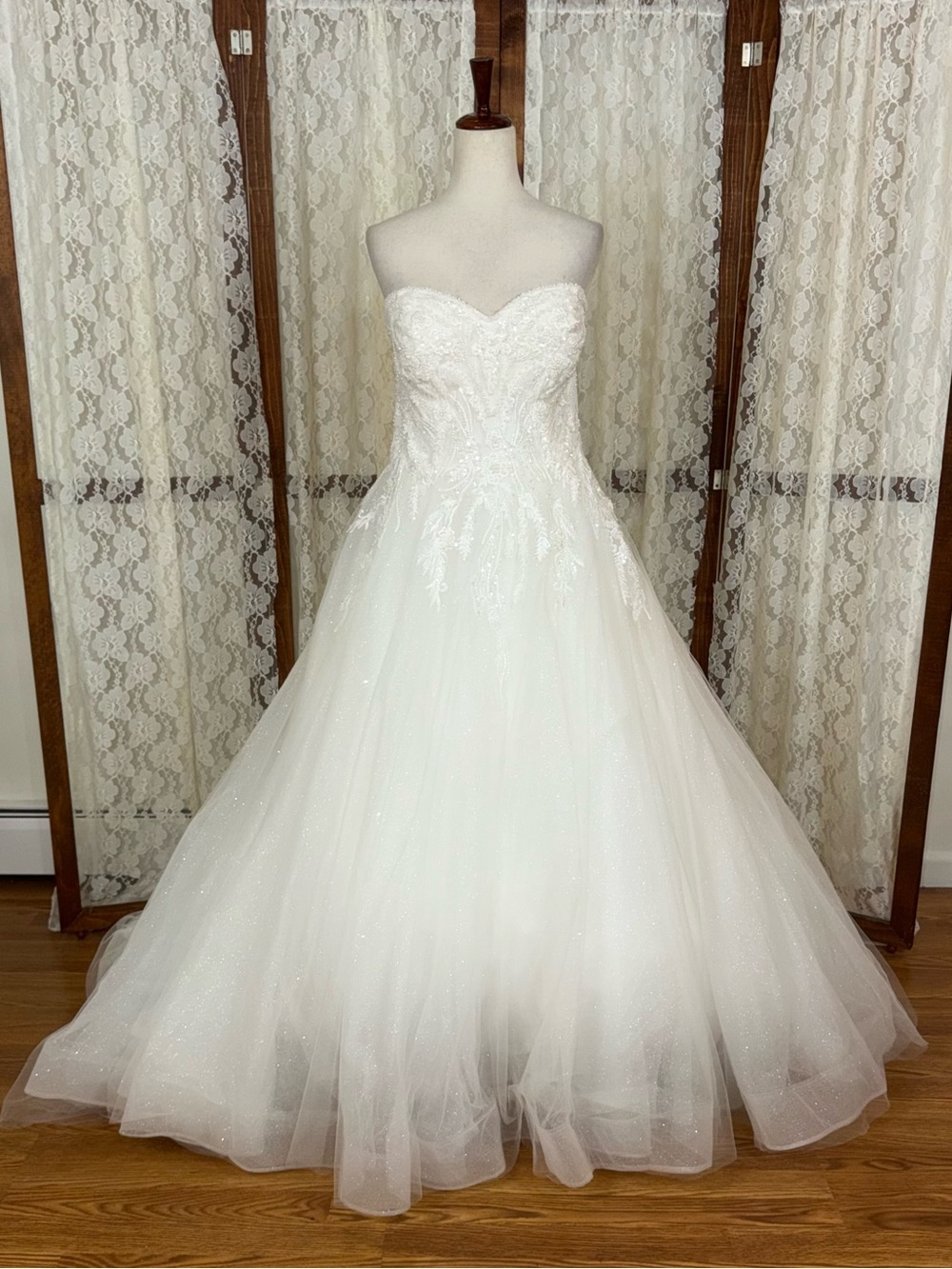 Stunning Oleg Cassini Sparkling Tulle Wedding Gown